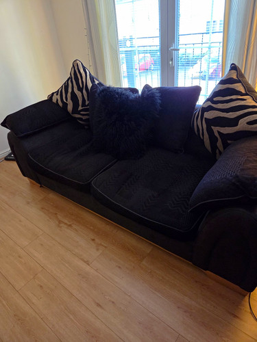 Black dfs seater - black,